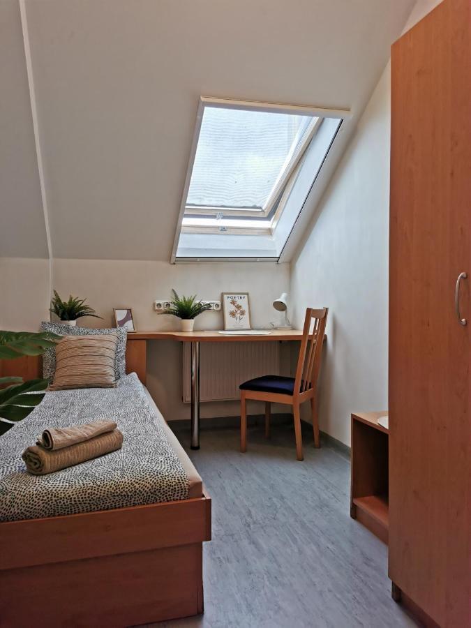 Hid Ifjusagi Szallo Hostel Dunaújváros Екстериор снимка