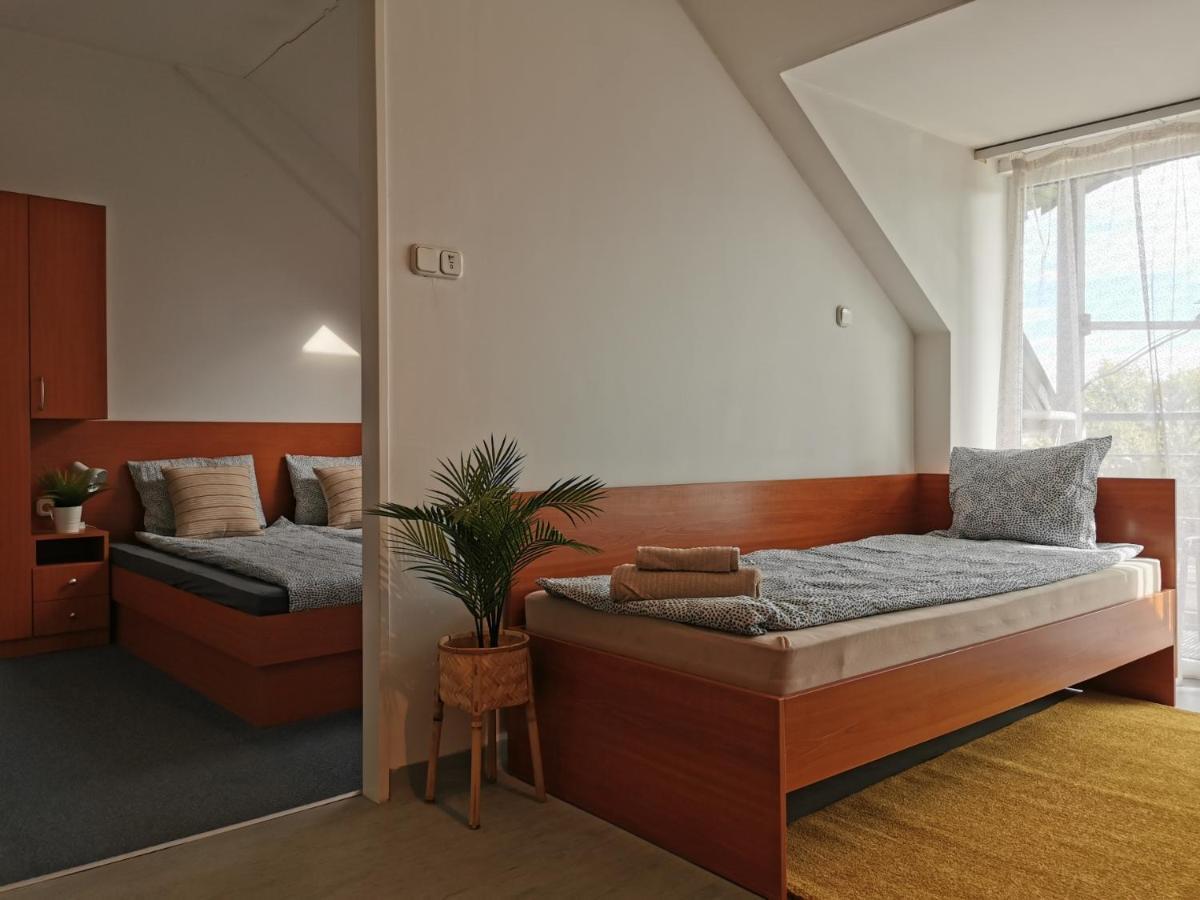 Hid Ifjusagi Szallo Hostel Dunaújváros Екстериор снимка