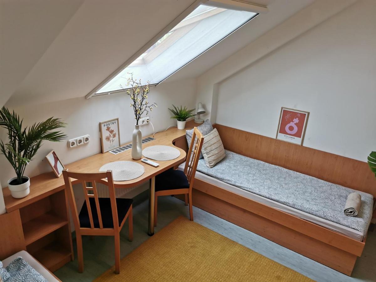 Hid Ifjusagi Szallo Hostel Dunaújváros Екстериор снимка