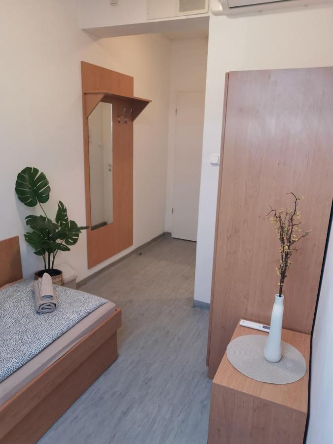 Hid Ifjusagi Szallo Hostel Dunaújváros Екстериор снимка