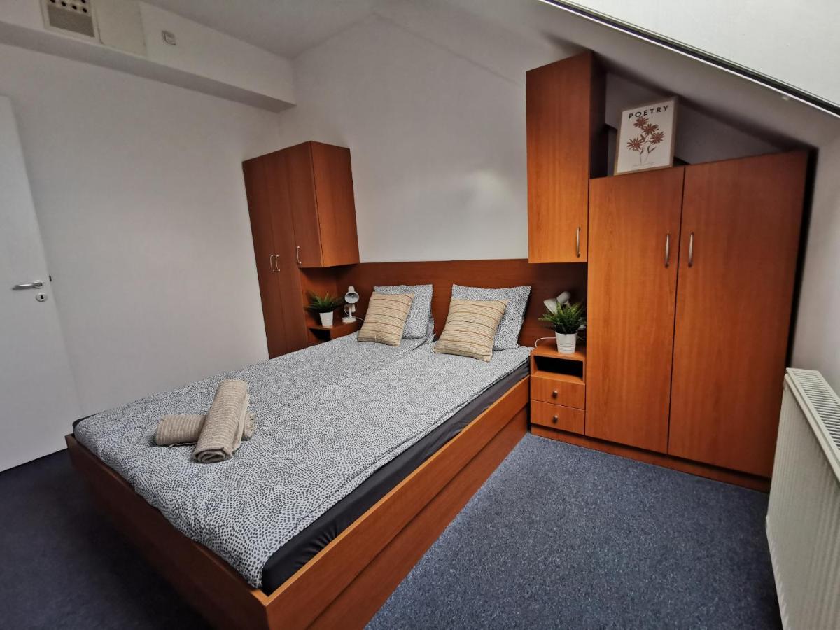 Hid Ifjusagi Szallo Hostel Dunaújváros Екстериор снимка